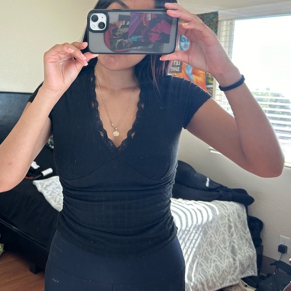 black top with lace neckline - Picture 4 of 4